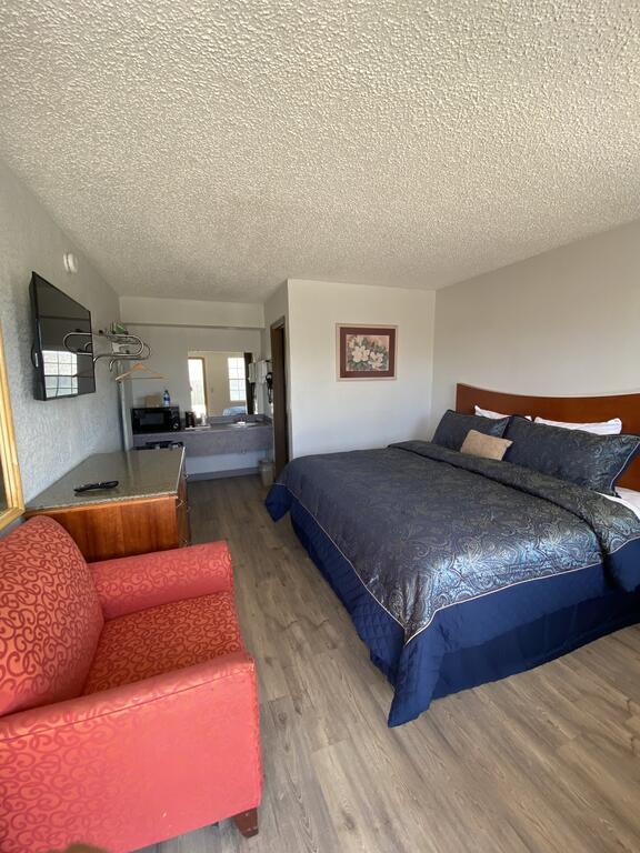 Colonial Inn - thumb 2
