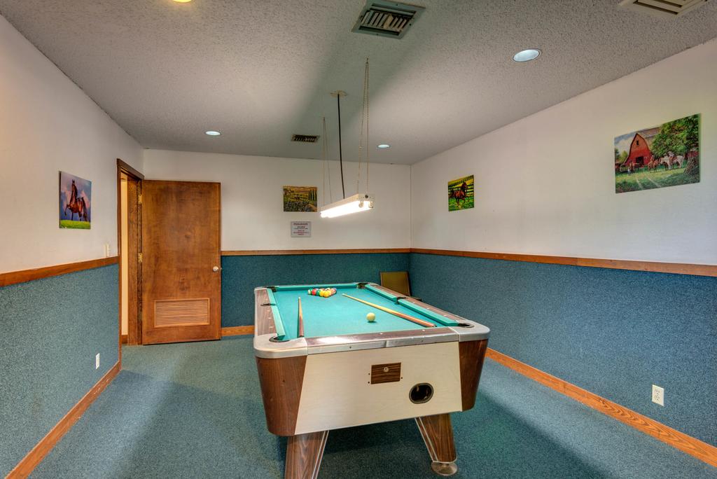 Colorado River Camping Resort Wheelchair Accessible Cabin 4 - thumb 1