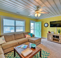 Colorful Cottage with Patio Across from the Beach - USA Accommodation
