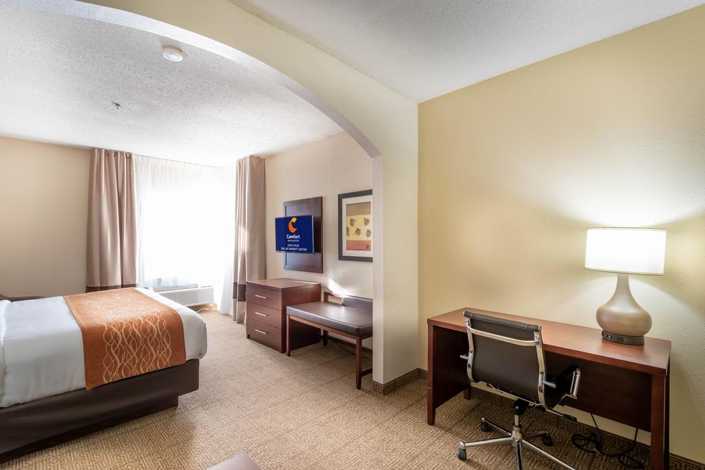 Comfort Inn & Suites Love Field  Dallas Market Center - thumb 3