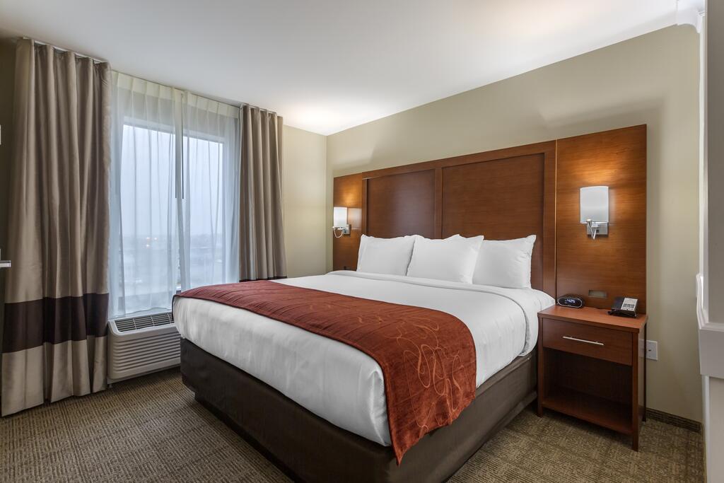 Comfort Suites - thumb 1
