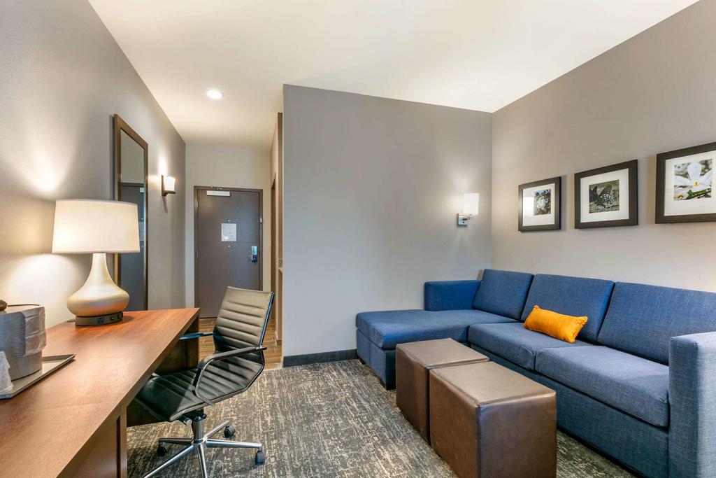 Comfort Suites - thumb 0