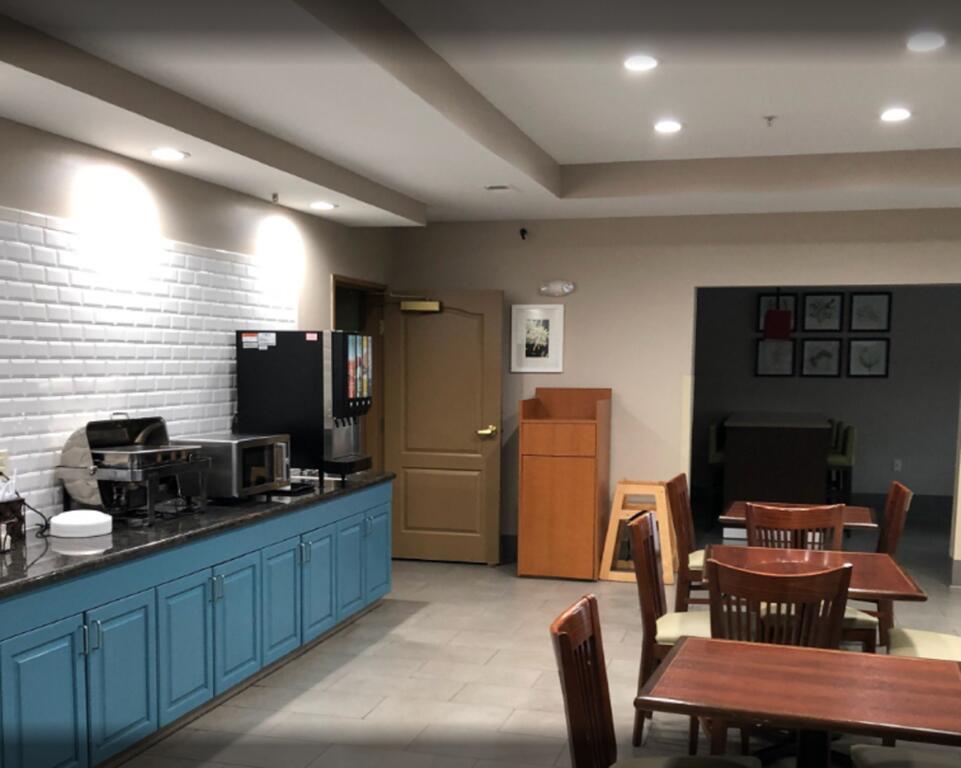 Comfort Suites Albuquerque Airport - thumb 1