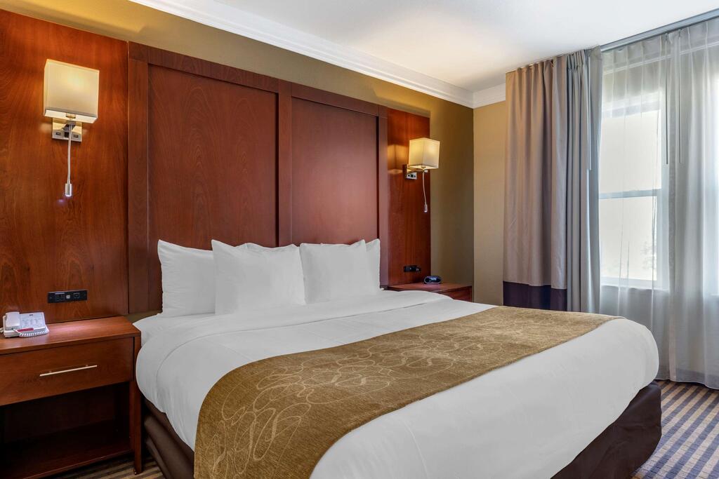 Comfort Suites Visalia Convention Center - thumb 2