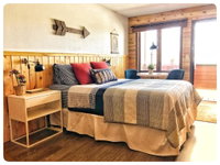 Comfortable Room at the Inn at SilverCreek Tourism Bookings