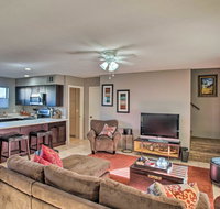 Condo with Balcony  BBQ - 1 Mi to Fountain Park - USA Accommodation