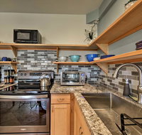 Condo with Lanai-At Beginning of Road to Hana - Tourism Bookings