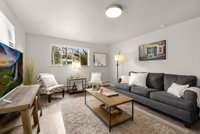 Contemporary condo in the heart of Old Town Tourism Bookings