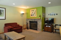 Convenient 2 Bedroom Condo 11A in East Vail. Market and Hot Tub on Site Tourism Bookings
