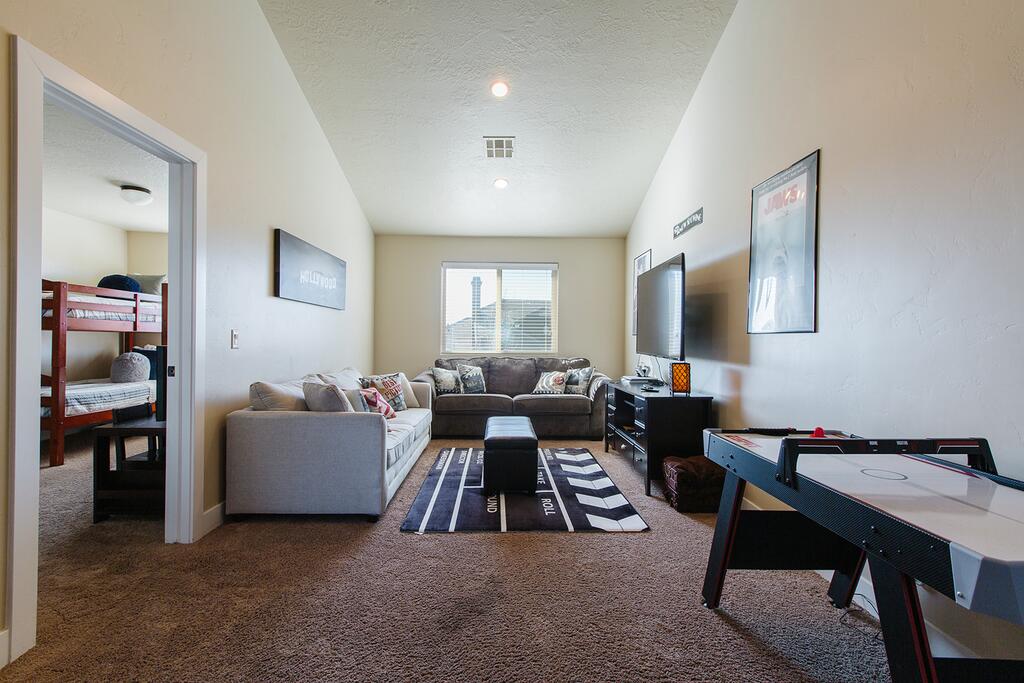 Coral Ridge 4182 PS4, GAMES, EXTRA ACCOMMODATIONS, AND MORE! - thumb 0