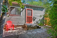 Cottage w/Fireplace Walk to Downtown Ashland Tourism Bookings