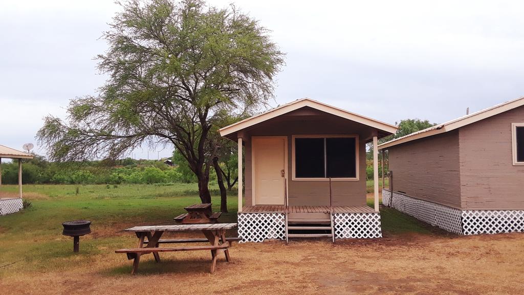 Cotulla Camp Resort - thumb 0