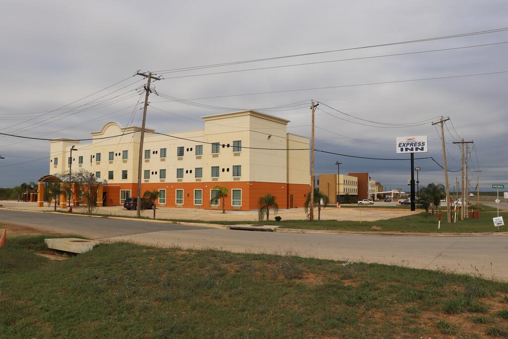 Cotulla Express Inn - thumb 2