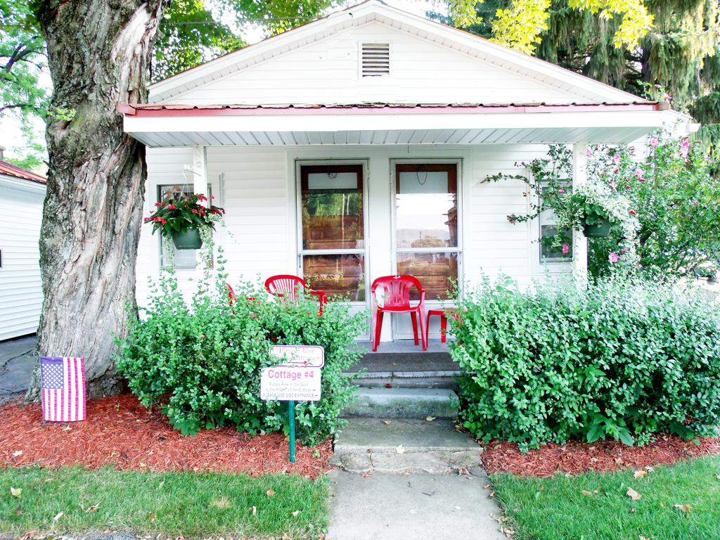 Country Vacation Cottages - thumb 1