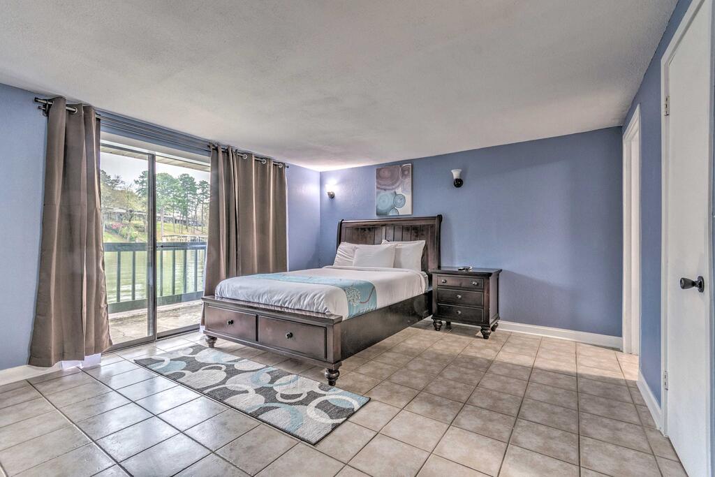 Couples Retreat Right On Water W/ Boat Ramp! - thumb 0