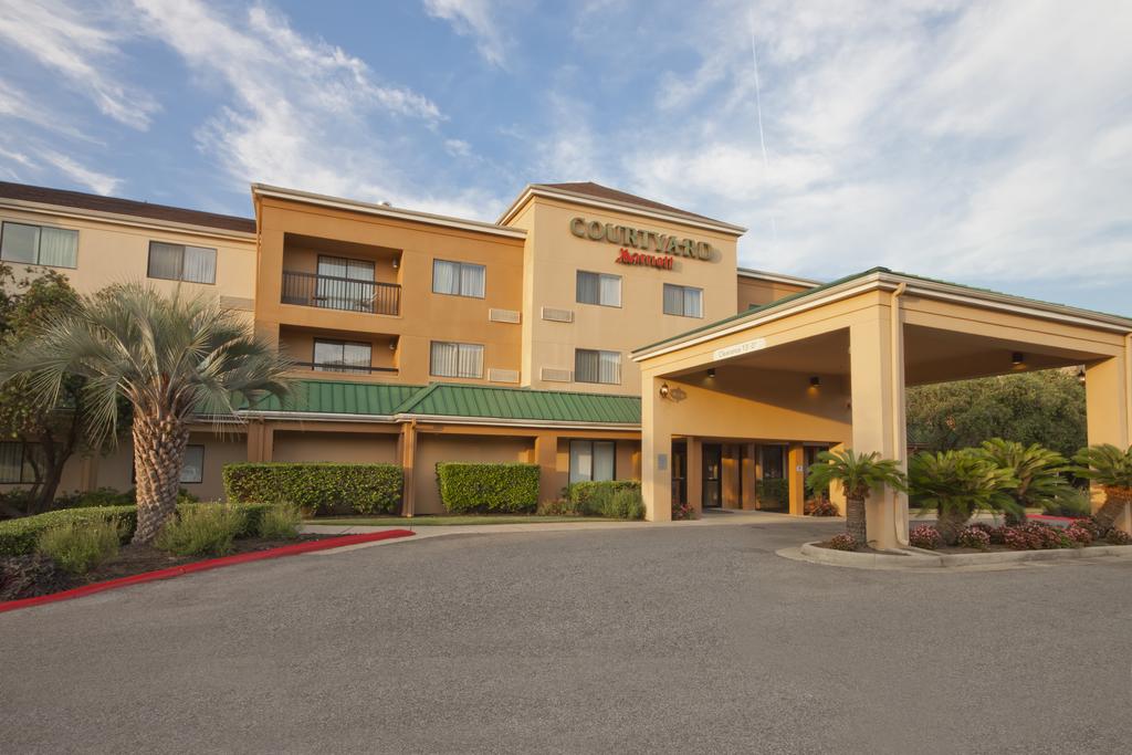 Courtyard Beaumont - thumb 0