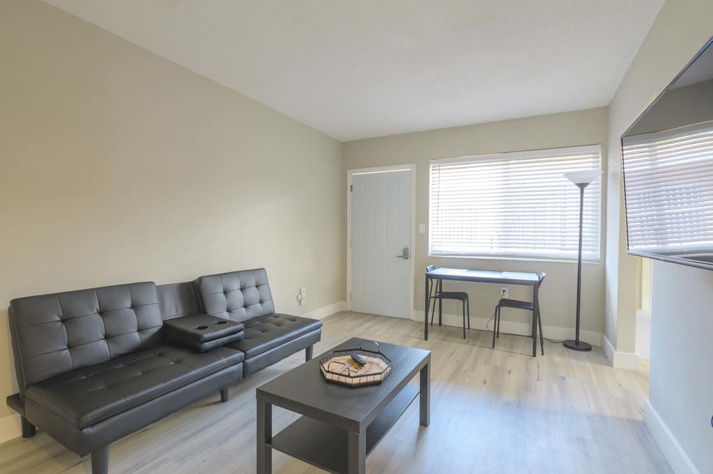 Cozy 2BR Apartment In Midtown-Wynwood - thumb 3