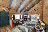 Cozy All-Season Cabin Near Shops Beach Skiing home Tourism Bookings