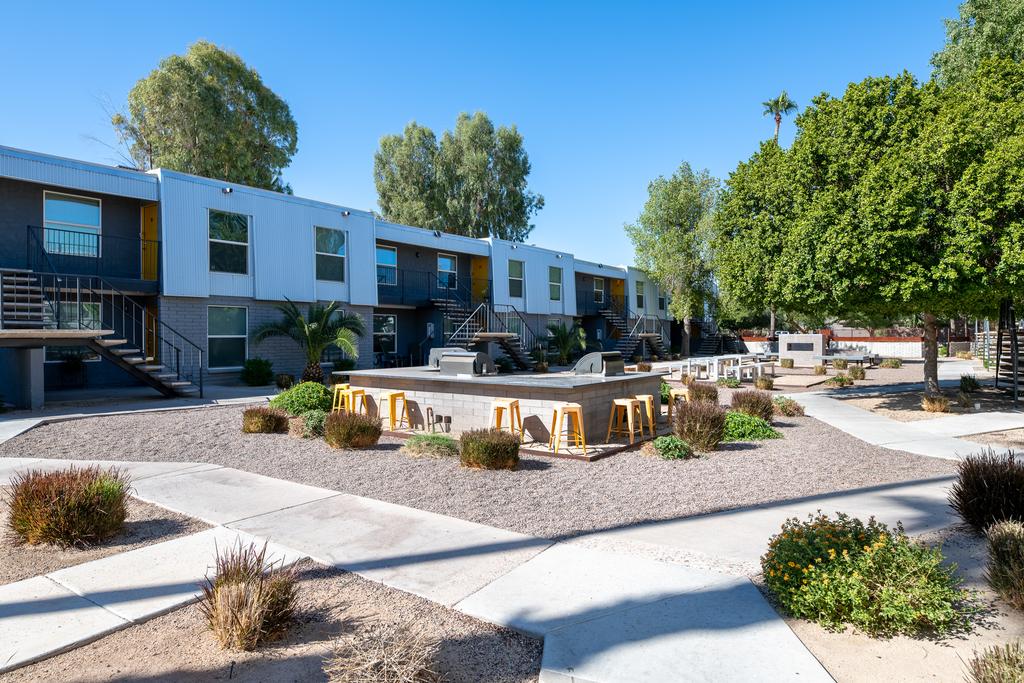 Cozy Apts West Of ASU By WanderJaunt - thumb 2