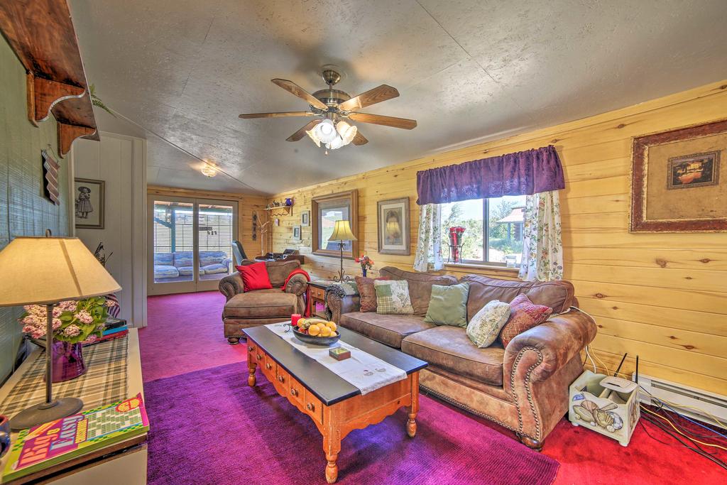 Cozy Blanding Cottage Near Town And State Parks - thumb 0