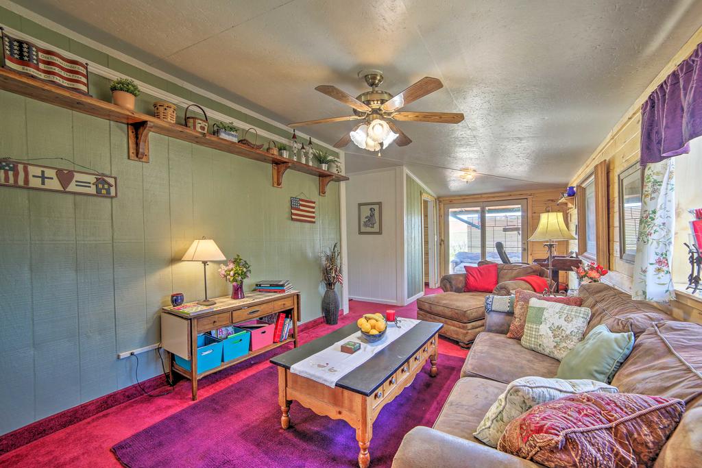 Cozy Blanding Cottage Near Town And State Parks - thumb 3