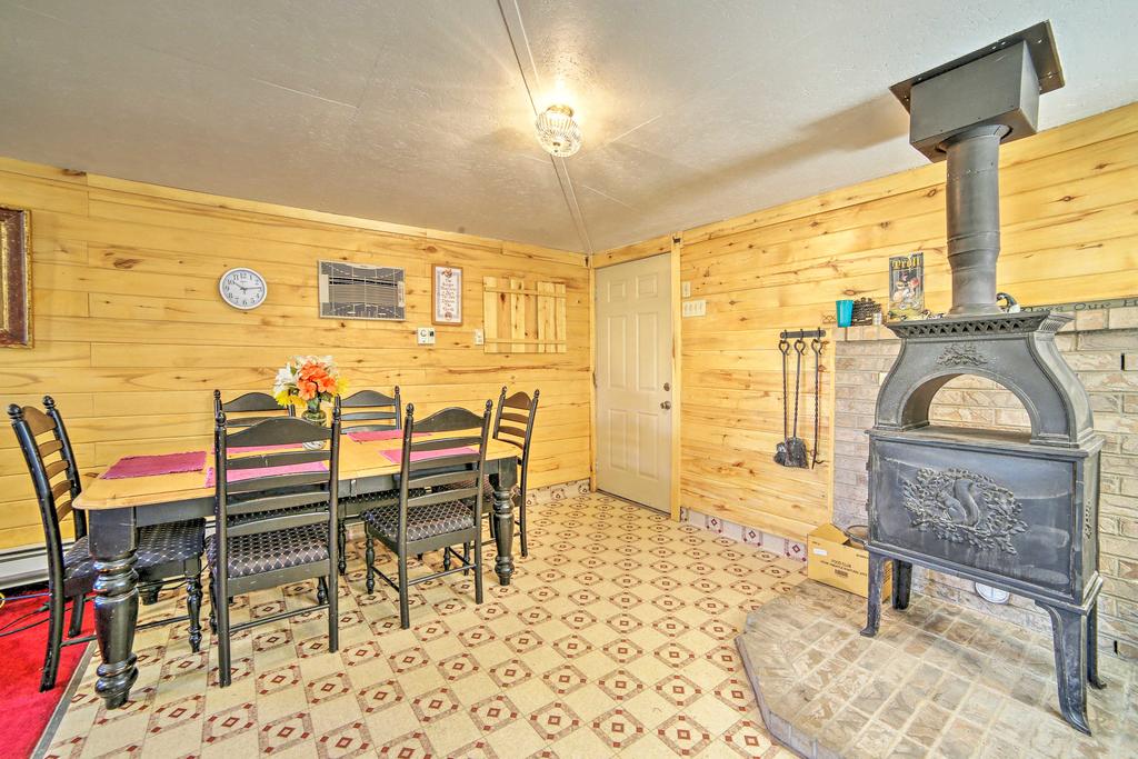 Cozy Blanding Cottage Near Town And State Parks - thumb 1