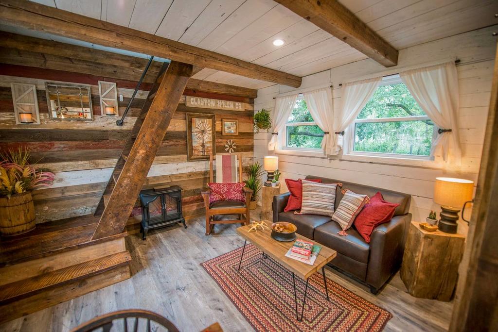 Cozy Cabin Little Red Hen 12 Min To Magnolia - thumb 2