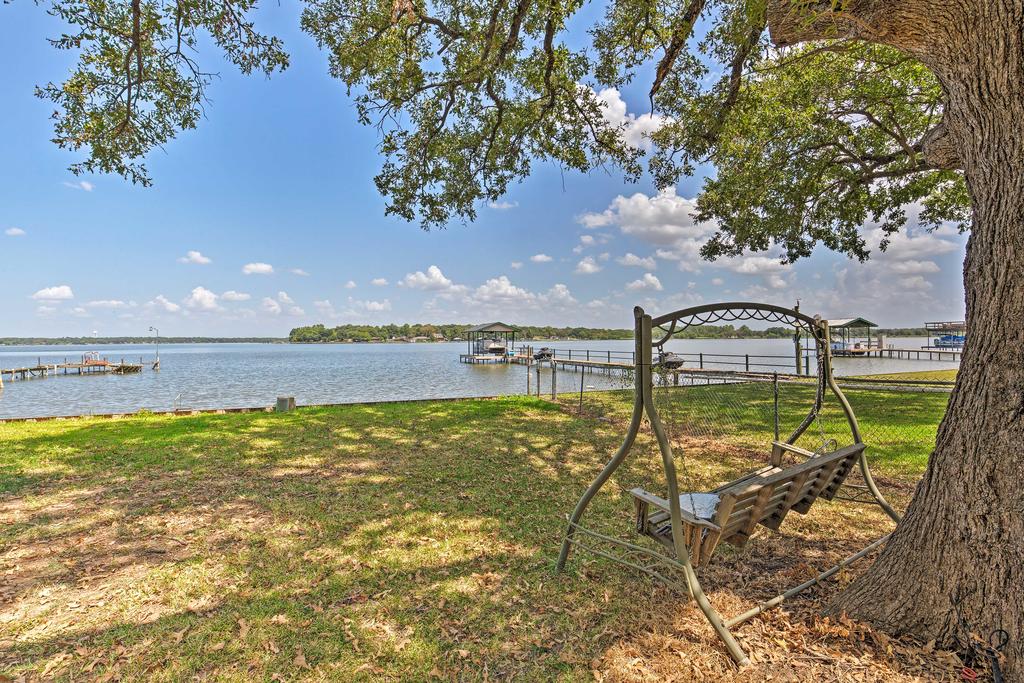 Cozy Cabin On Cedar Creek Lake With Grill & Kayak! - thumb 1