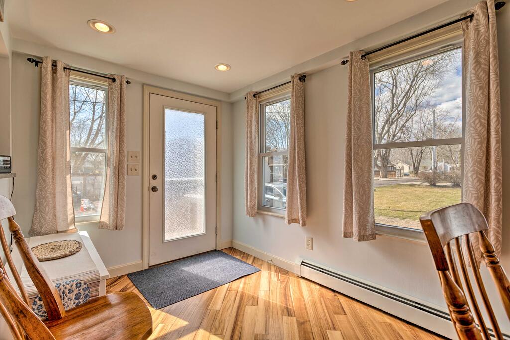 Cozy Charlestown Cottage - 1 Mi To Town Beach! - thumb 1