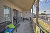 Cozy Condo with BalconyPool Access on Lake Hamilton Tourism Bookings