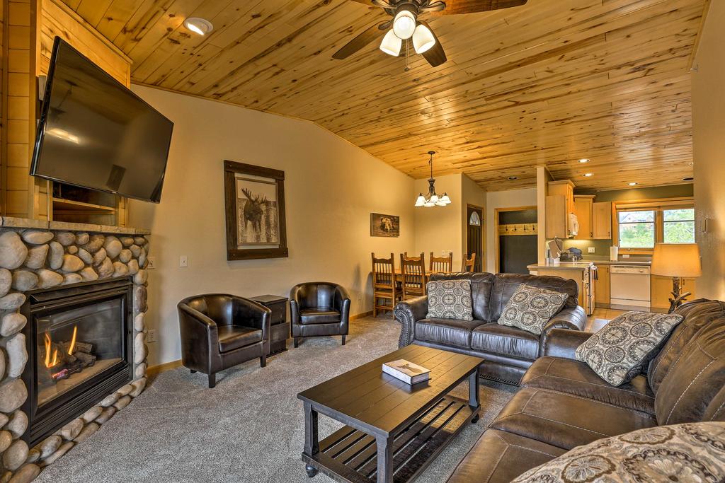 Cozy Condo With Mtn Views And Deck - Walk To Grand Lake! - thumb 3