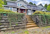 Cozy Condo with Patio Walk to Burke Mountain Tourism Bookings