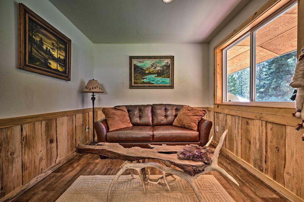 Cozy Countryside Cabin In Robie Creek Pk - thumb 3