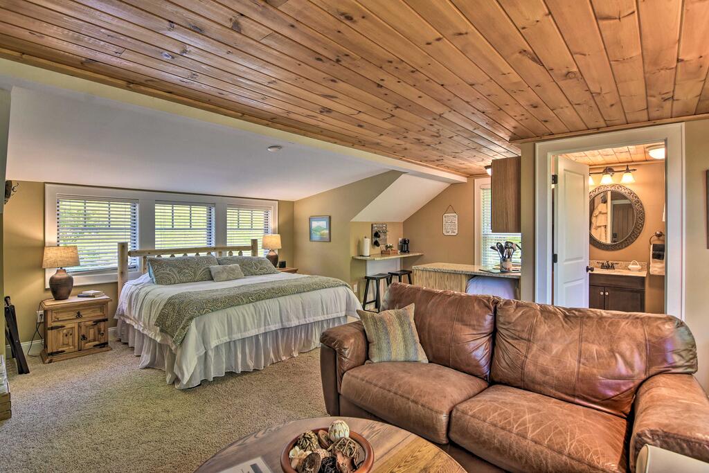 Cozy Couples Retreat At 'Blue Ridge Loft! - thumb 0