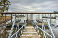 Cozy Dover Home with Boat Dock Fire Pit and Deck Hotels Santiago