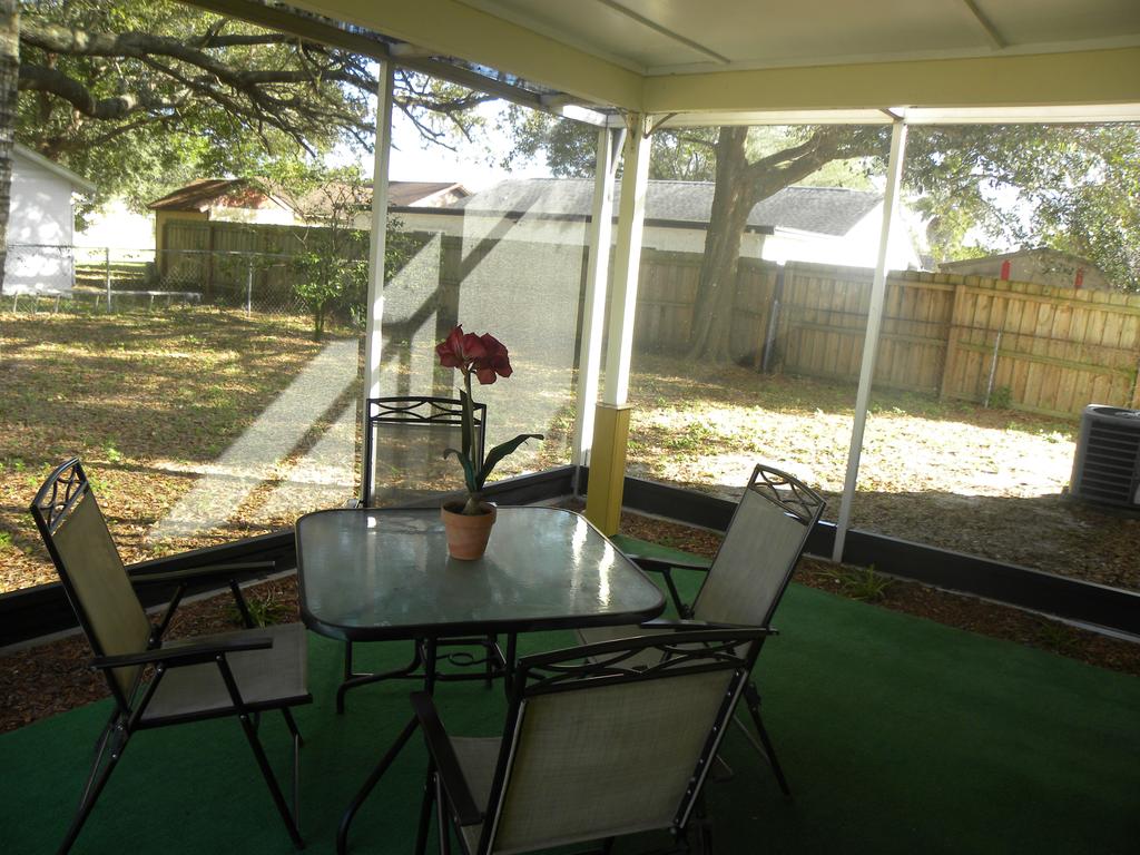 Cozy House With Fenced Yard Close To The Beaches - thumb 3