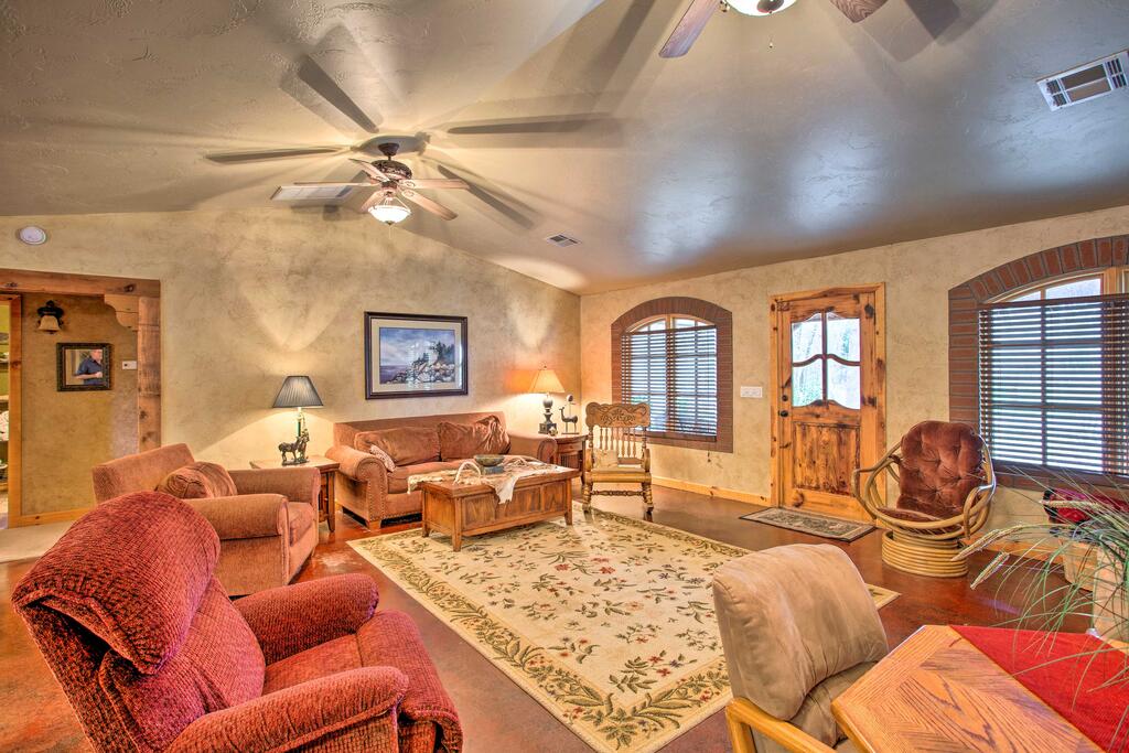 Cozy Kingston House With Fire Pit & Lush Setting! - thumb 3