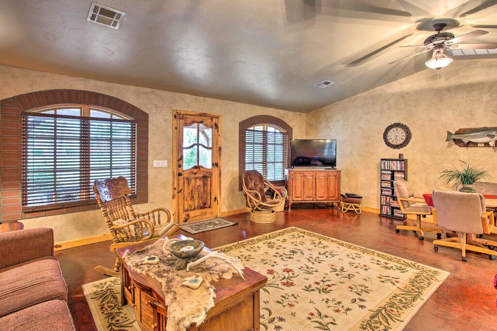 Cozy Kingston House With Fire Pit & Lush Setting! - thumb 2