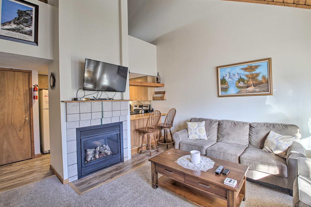 Cozy Loon Condo With Mountain View & Amenities! - thumb 1