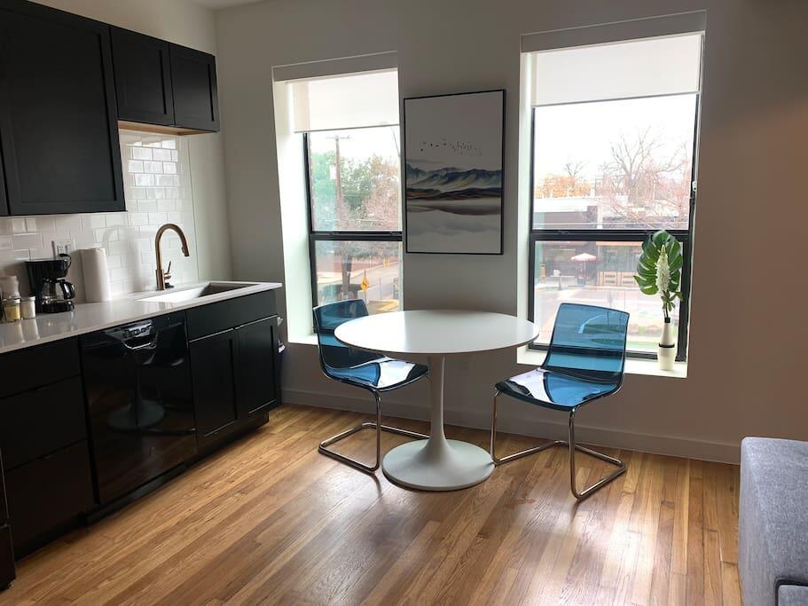 Cozy Oak Lawn Suite - thumb 2