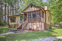 Cozy Pine Mountain Cabin with Screened Porch  Yard Hotels Santiago