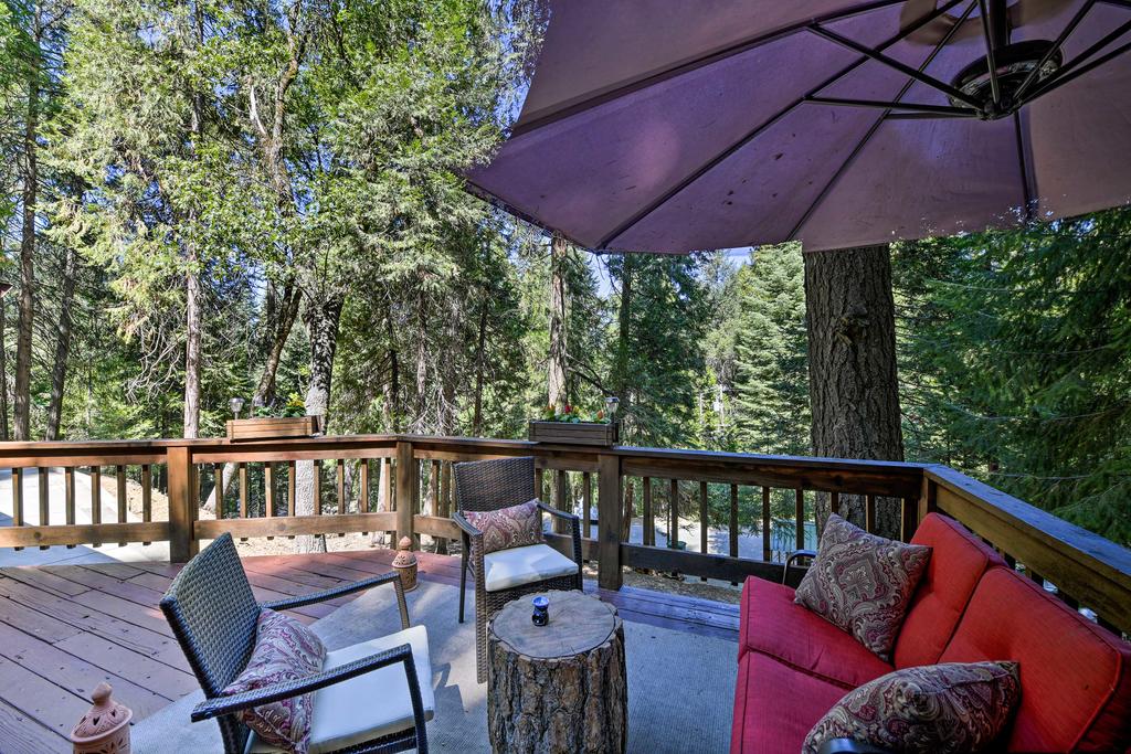 Cozy Pollock Pines Resort Cabin 11Mi To Apple Hill - thumb 2