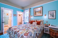 Cozy Private Patio Suite - Perfect Central Location Tourism Bookings