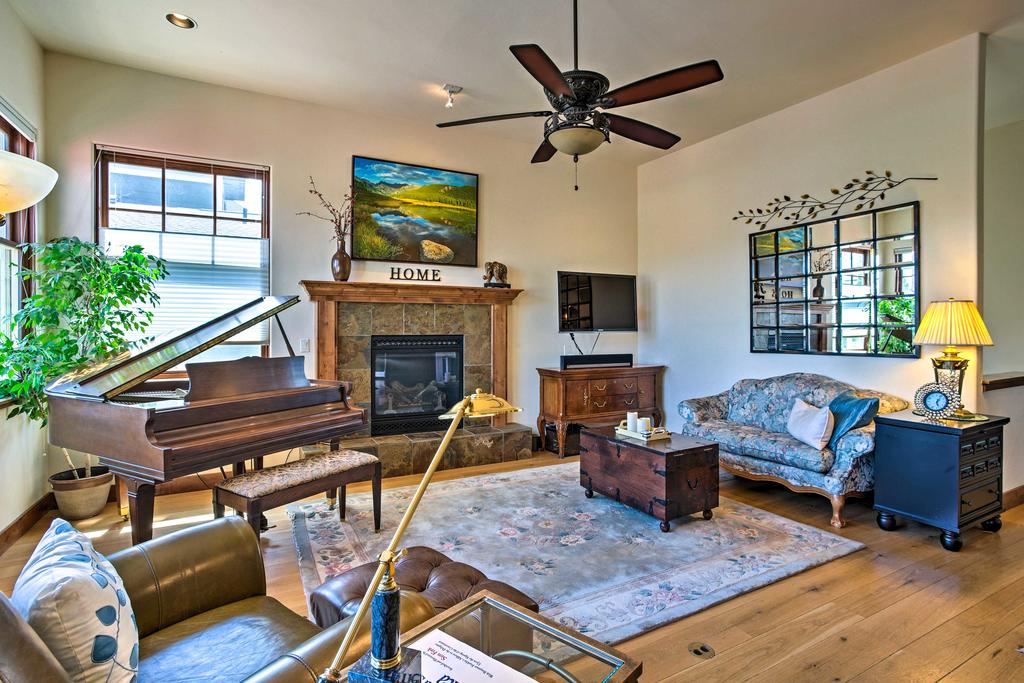 Cozy Ski Chalet - 2BR, Full Kitchen, W And D, Mtn View - thumb 3