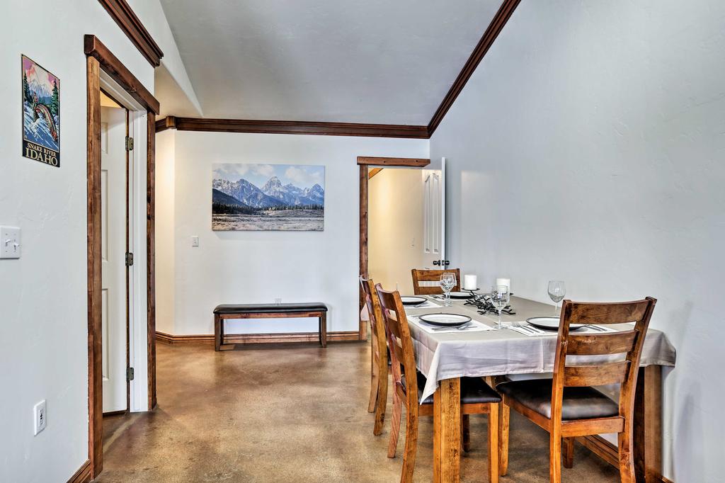 Cozy Teton Valley Escape - 11 Miles To Targhee - thumb 3