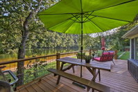 Cozy Waterfront Cottage with Deck on the White River Accommodation China