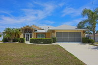 Cozy very affordable 3 beds 2 baths solar or optional electric heated pool. Tourism Bookings