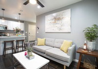 Craftsman Apartment Minutes to Long Beach Convention Center Tourism Bookings
