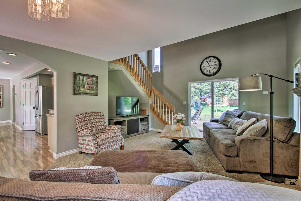 Creekfront Lincoln Home, Steps From Downtown! - thumb 3