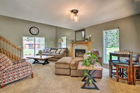 Creekfront Lincoln Home Steps from Downtown Hotels Santiago